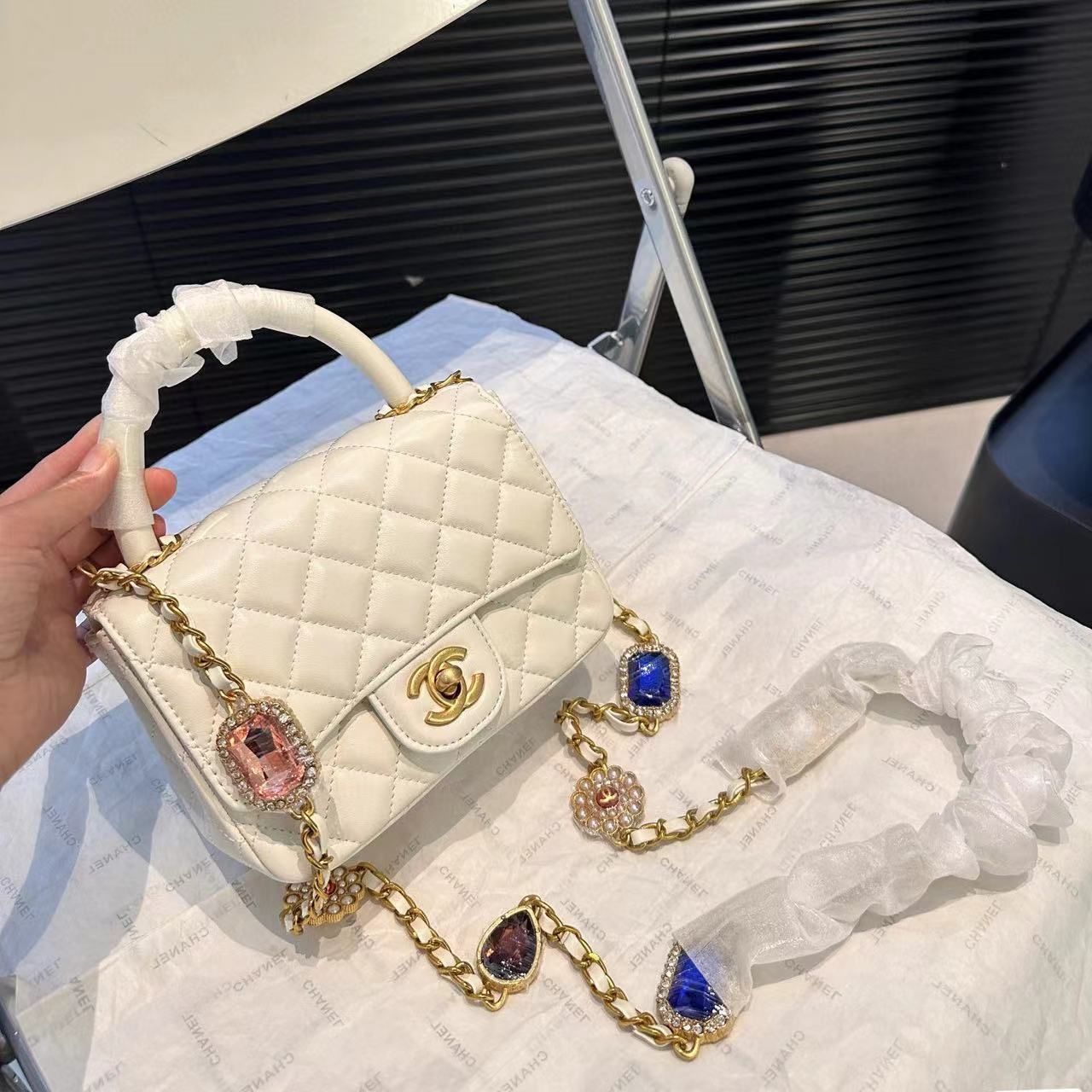 CHANE1 パールカラーダイヤモンドチェーンハンドバッグ【50%割引+送料無料】