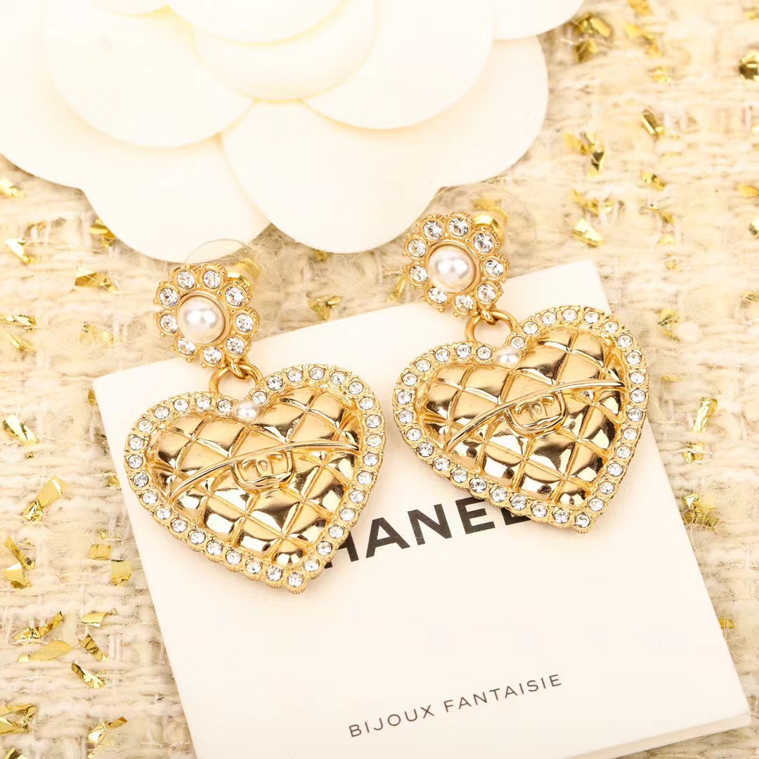 CHANE1 ハートメタルスタッドピアス【 50%割引+送料無料】