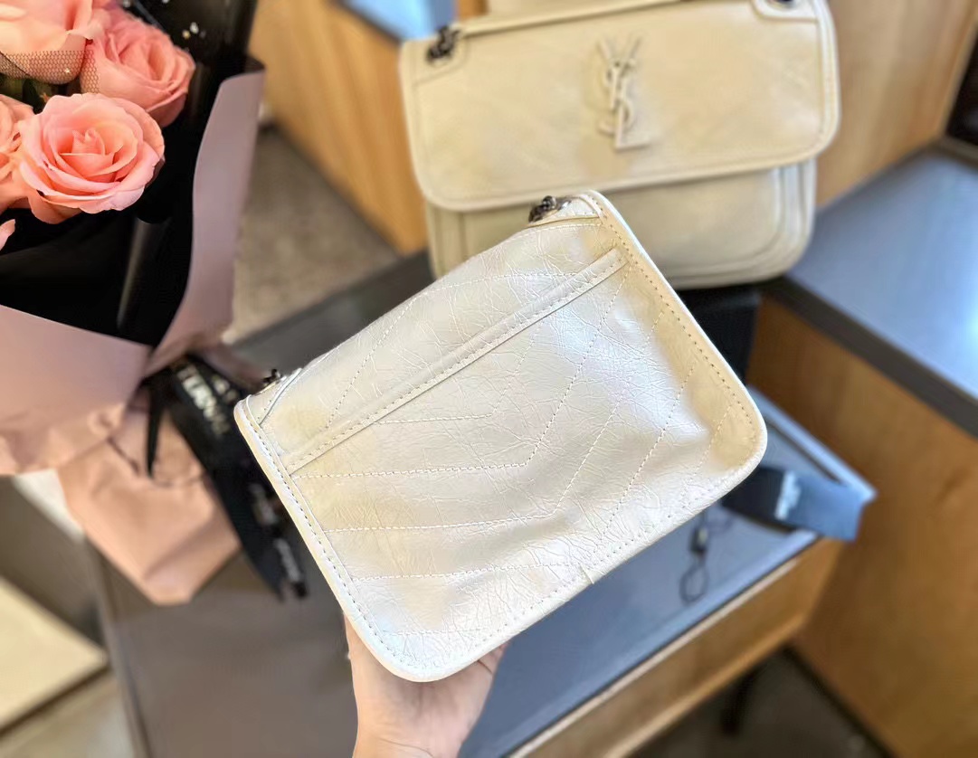 YSLクラシックチェーンショルダークロスボディバッグ【50％割引+送料無料】