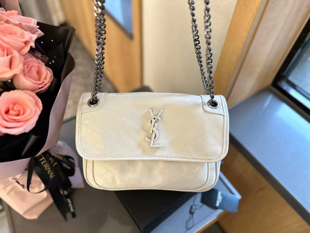 YSLクラシックチェーンショルダークロスボディバッグ【50％割引+送料無料】