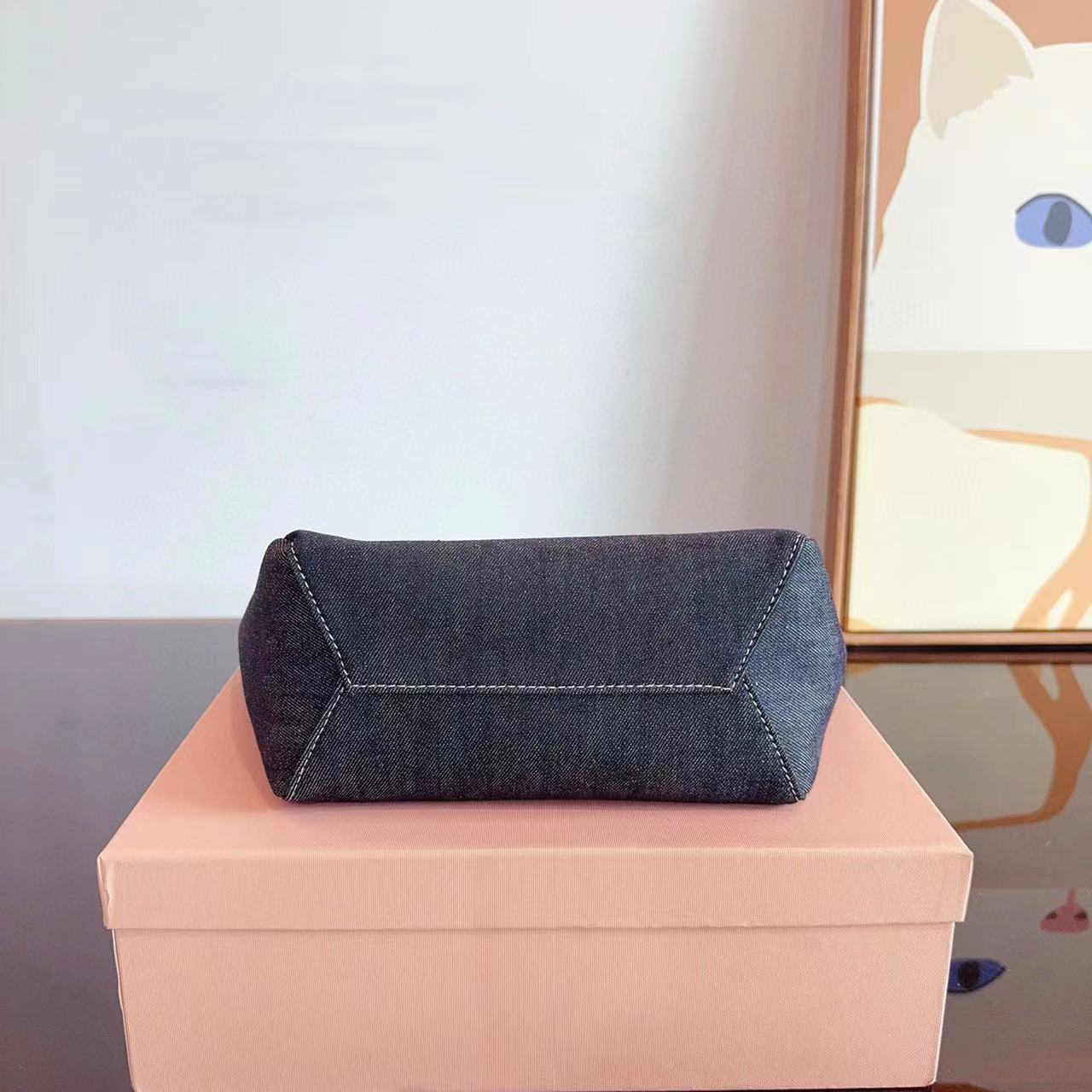 M1UM1U キャンバストートバッグ【50％割引+送料無料】