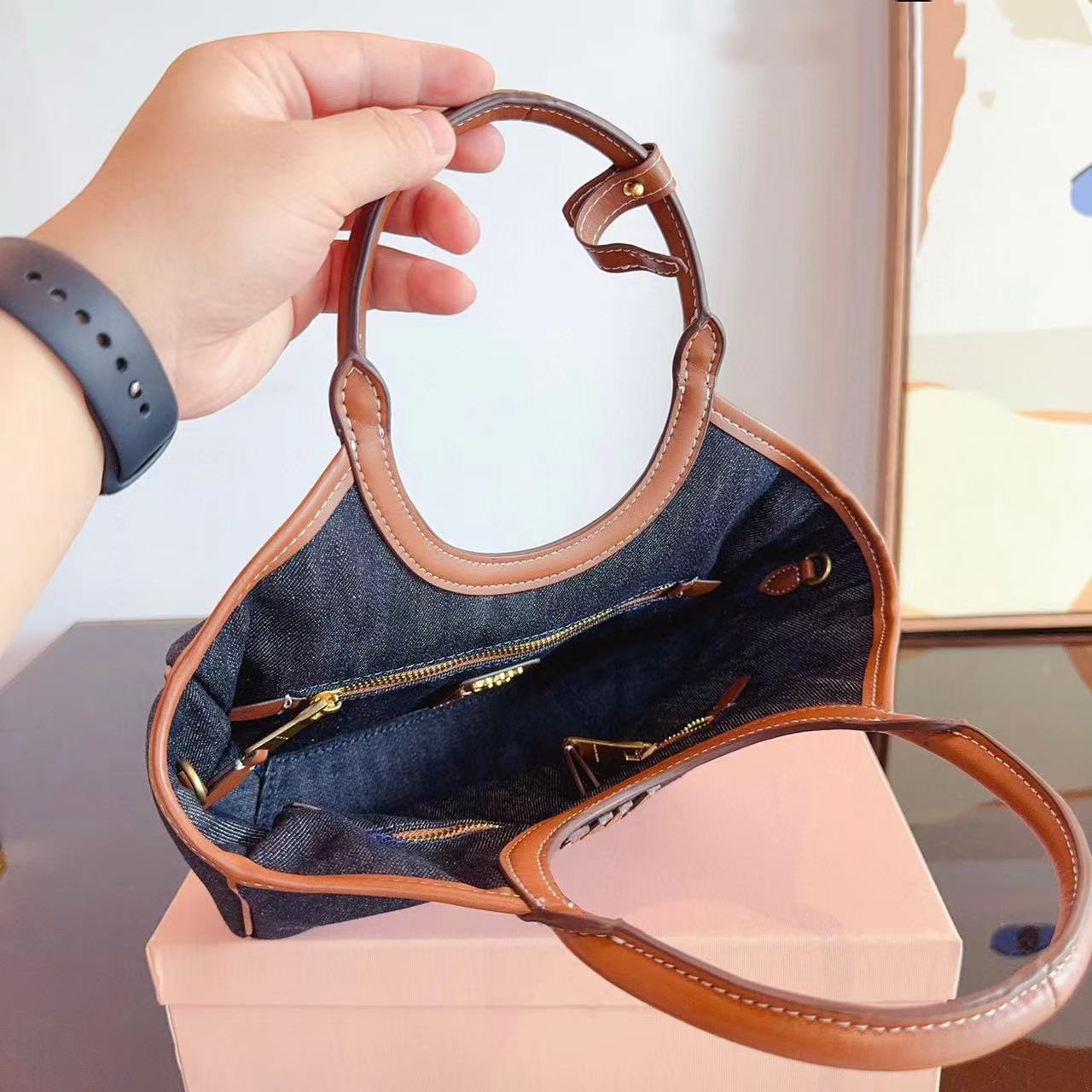 M1UM1U キャンバストートバッグ【50％割引+送料無料】