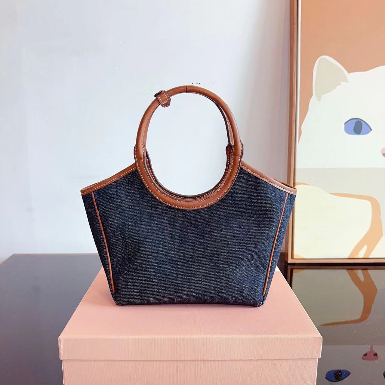 M1UM1U キャンバストートバッグ【50％割引+送料無料】