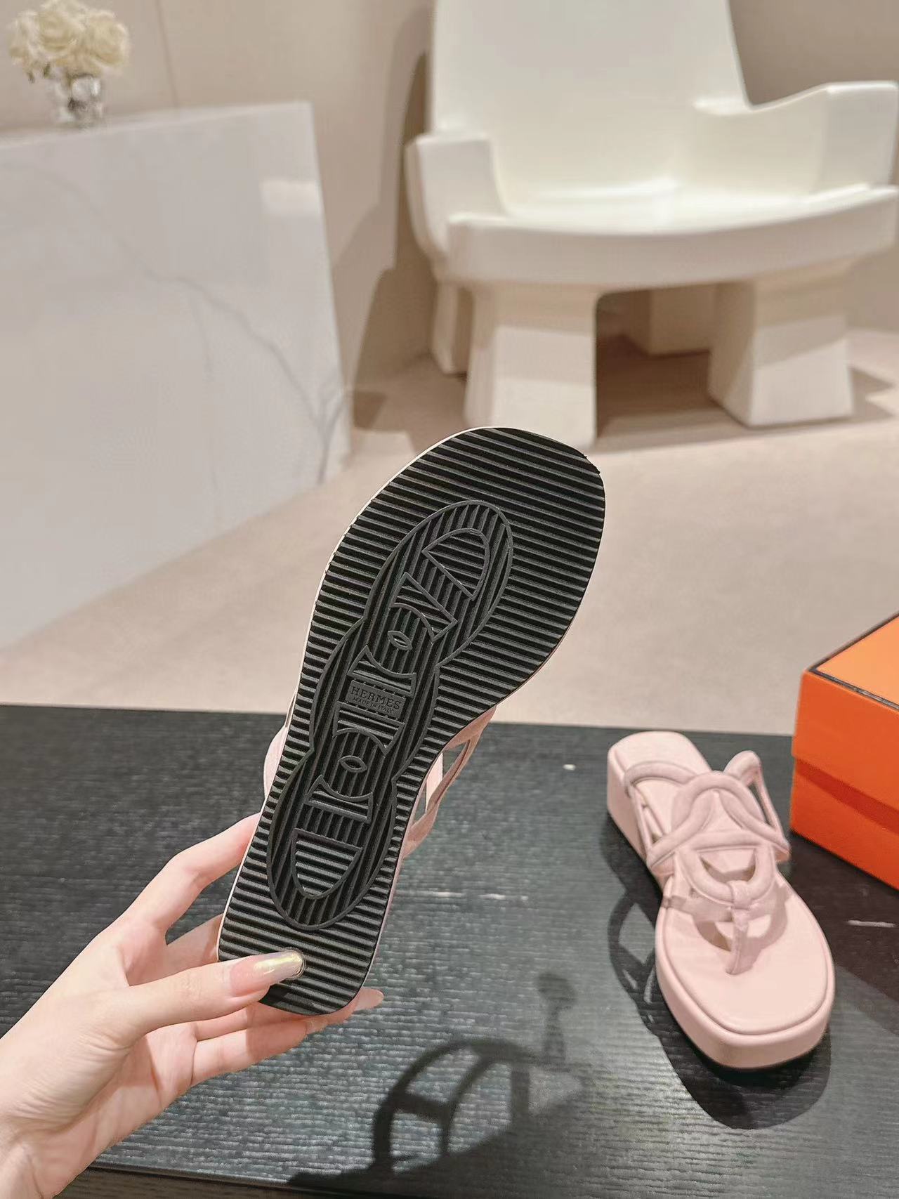 HERME5 高品質豚鼻厚底スリッパ【50％割引+送料無料】