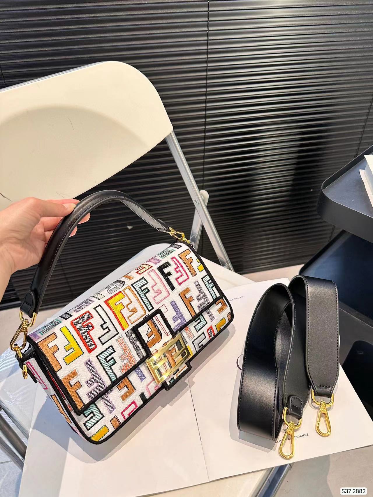 FEND1 刺繍バゲットバッグ【50%割引+送料無料】