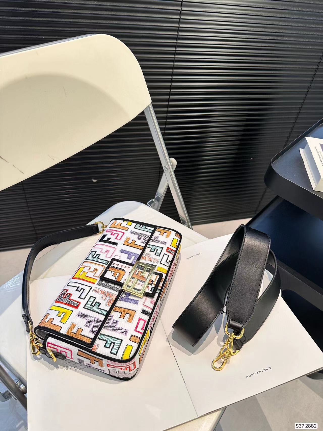 FEND1 刺繍バゲットバッグ【50%割引+送料無料】