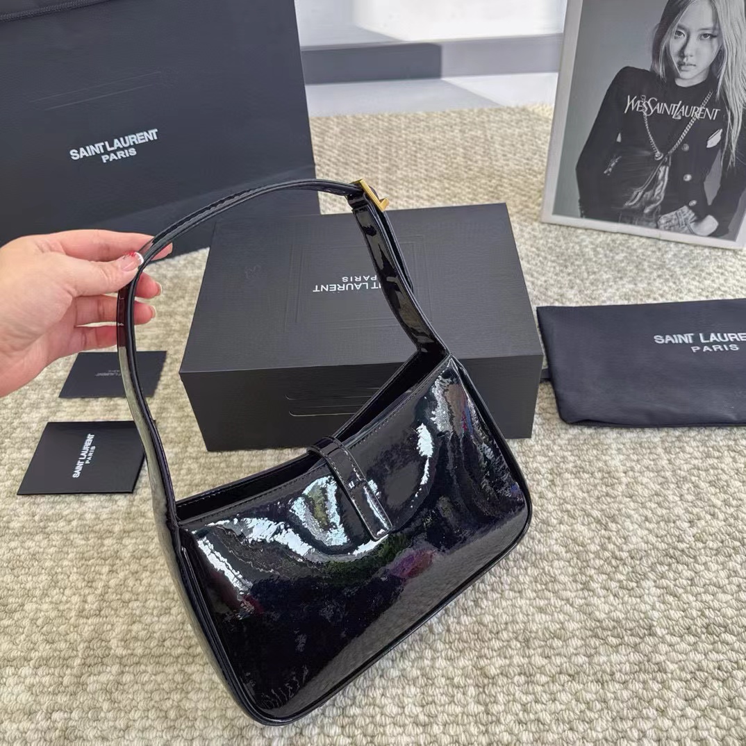 YSL パテントレザー 脇下バッグ【50％割引+送料無料】