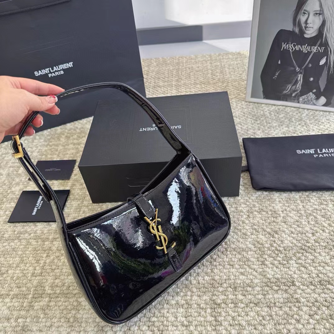 YSL パテントレザー 脇下バッグ【50％割引+送料無料】