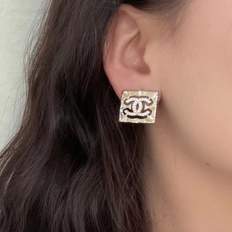 CHANE1 ダブルC スクエア スタッド ピアス【50%割引+送料無料】