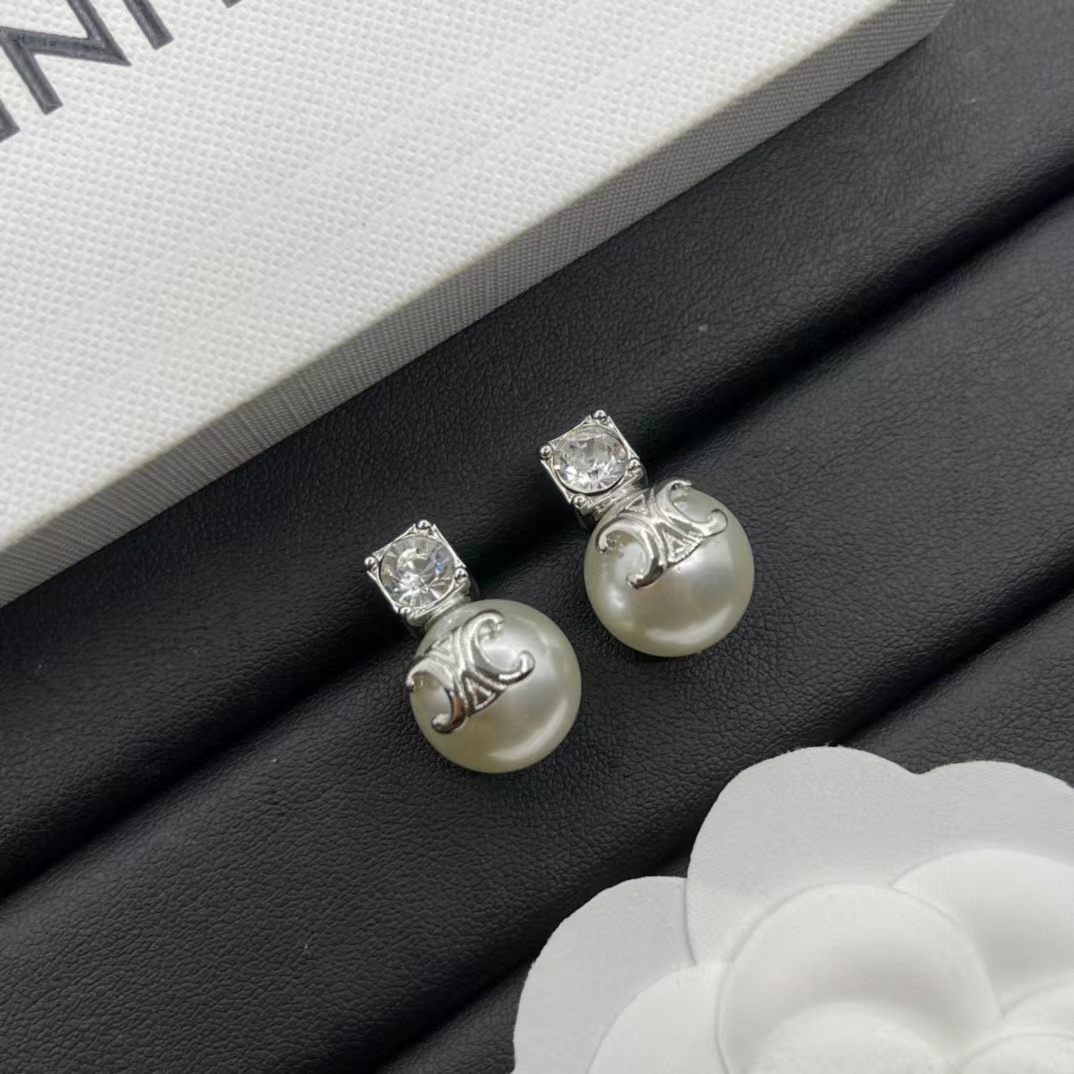 CEL1NE パール ダイヤモンド スタッド ピアス【50％割引+送料無料】
