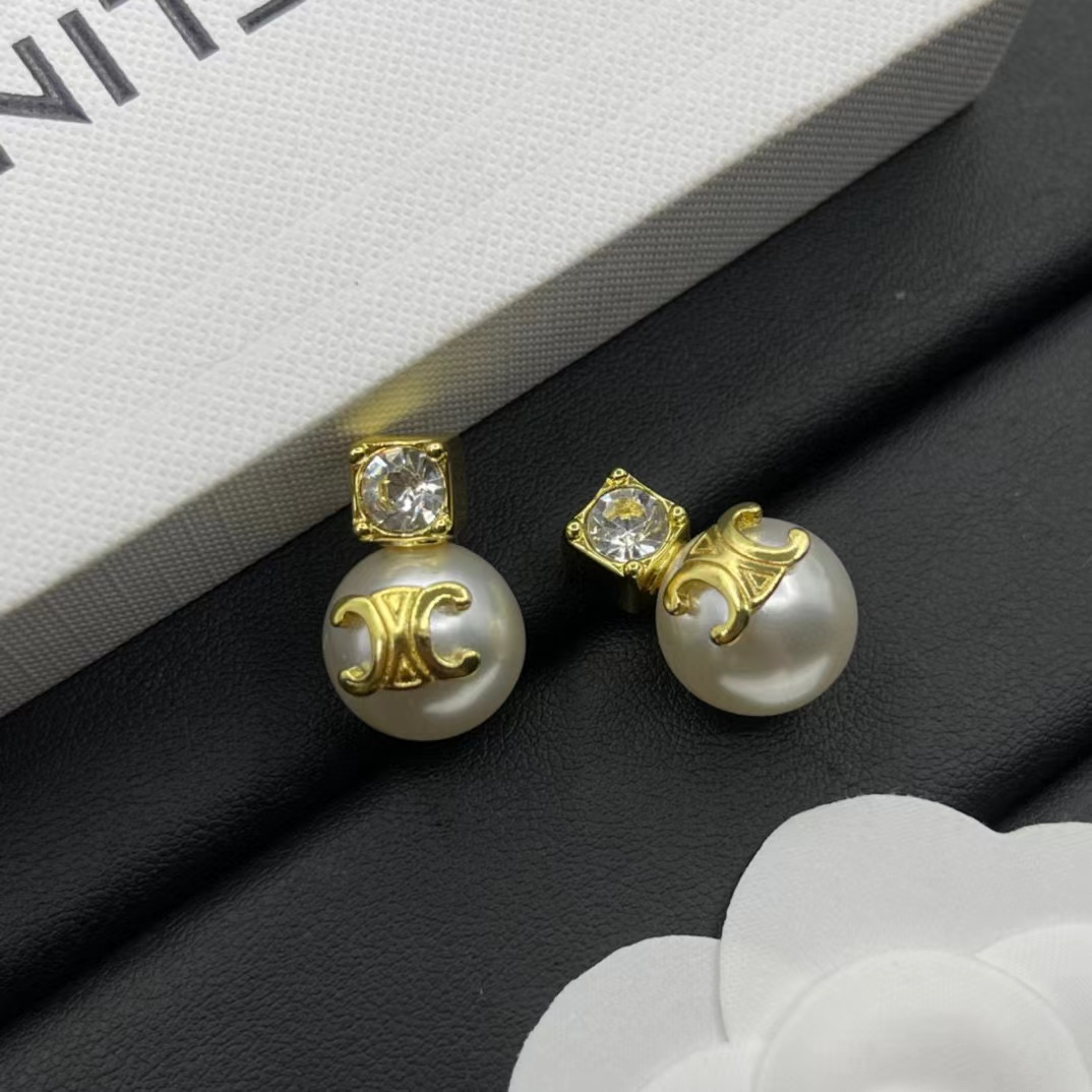 CEL1NE パール ダイヤモンド スタッド ピアス【50％割引+送料無料】