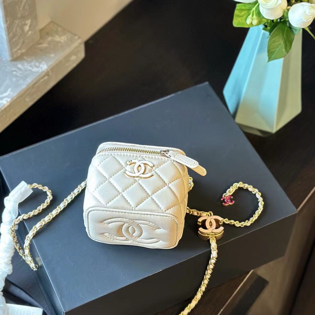 CHANE1 24P エナメル ショルダー クロスボディバッグ【50％割引+送料無料】