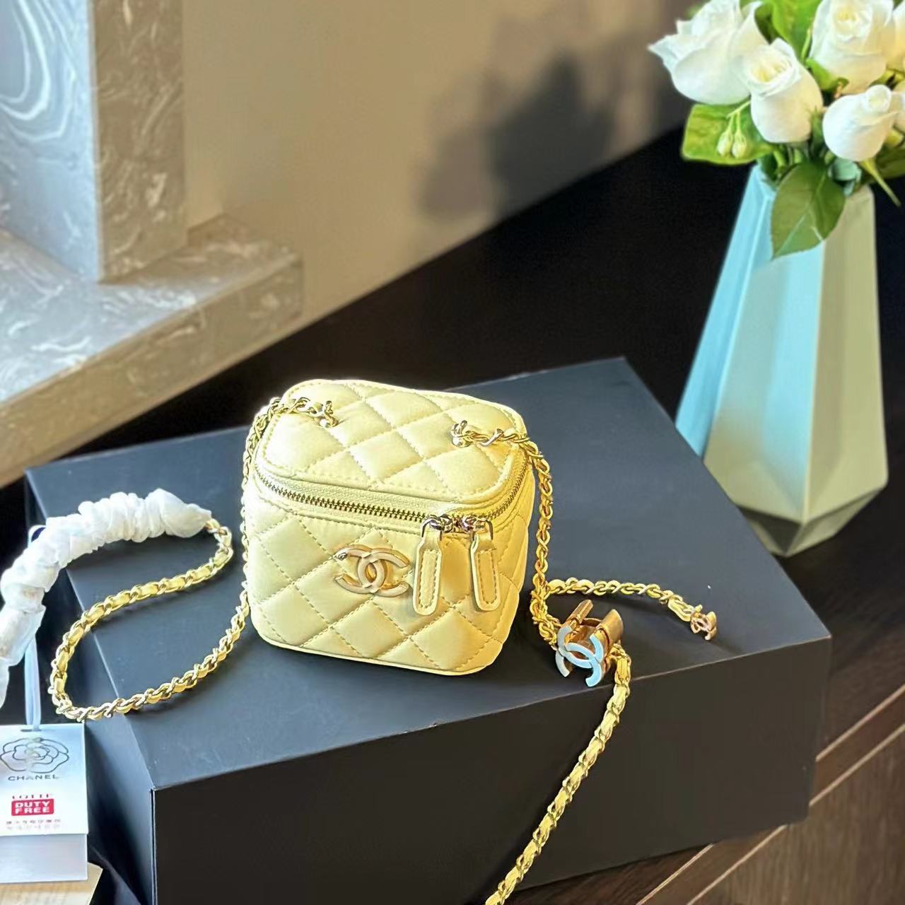 CHANE1 24P エナメル ショルダー クロスボディバッグ【50％割引+送料無料】