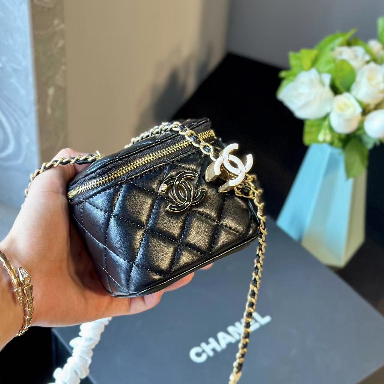 CHANE1 24P エナメル ショルダー クロスボディバッグ【50％割引+送料無料】