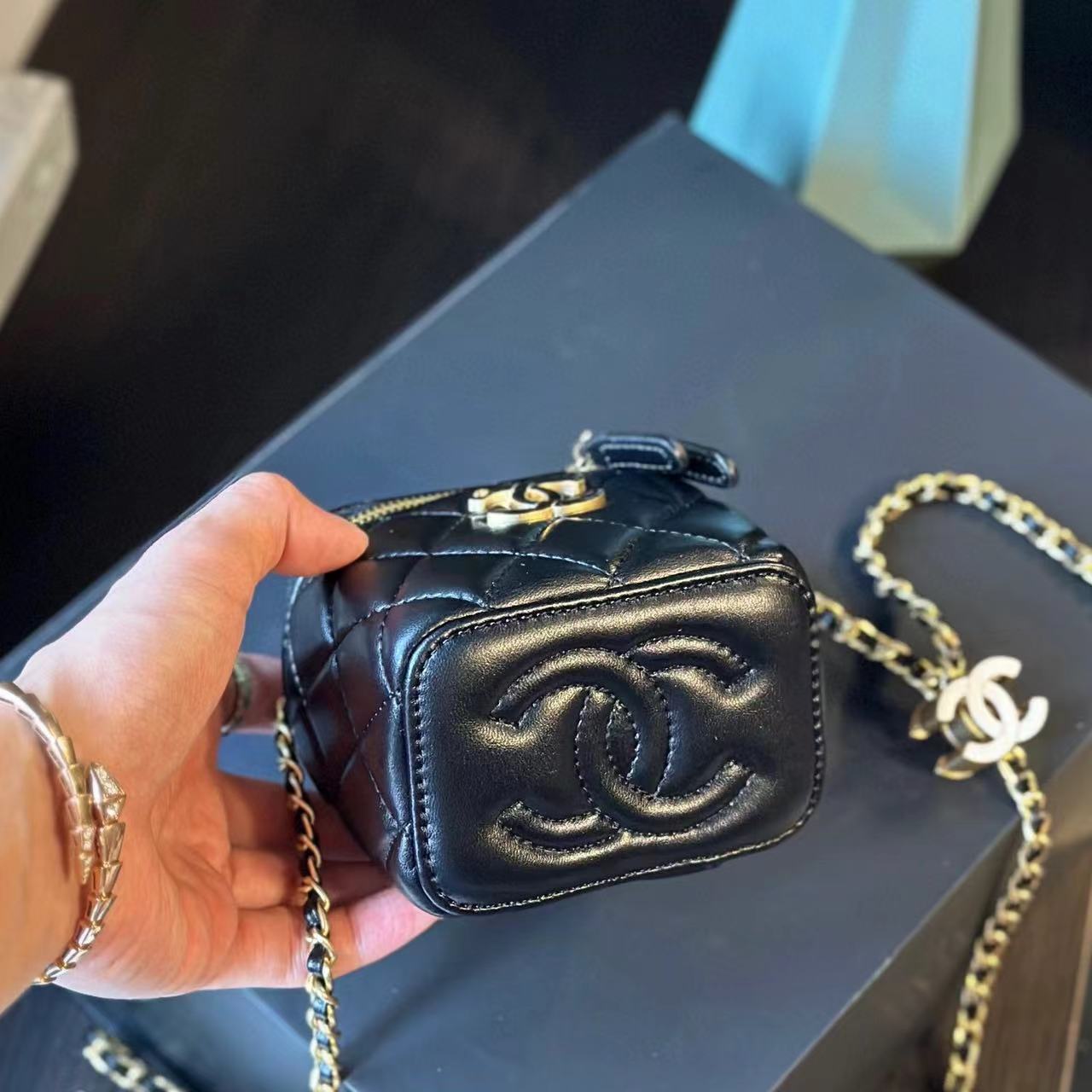 CHANE1 24P エナメル ショルダー クロスボディバッグ【50％割引+送料無料】