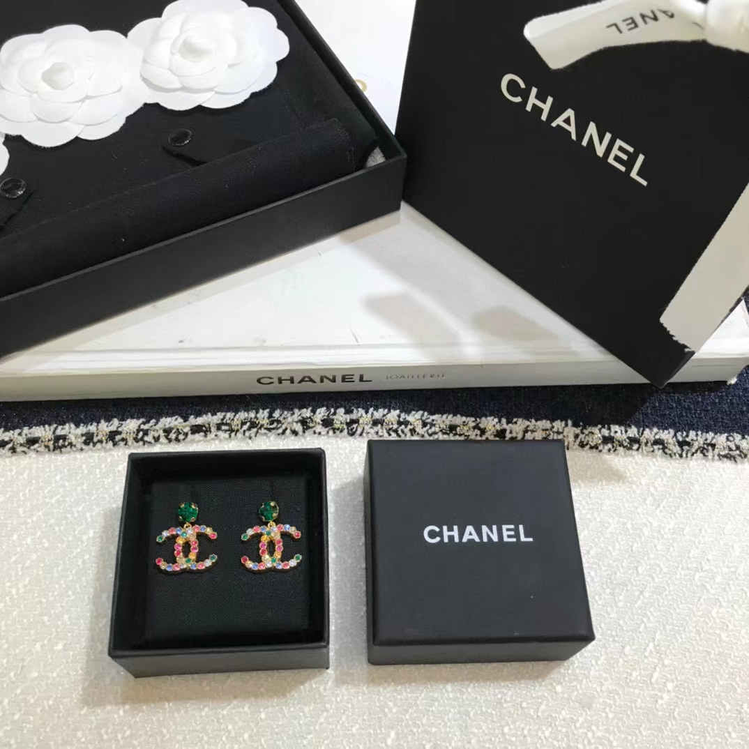 CHANE1 カラーダイヤモンド ダブル C スタッド ピアス【 50％割引+送料無料】