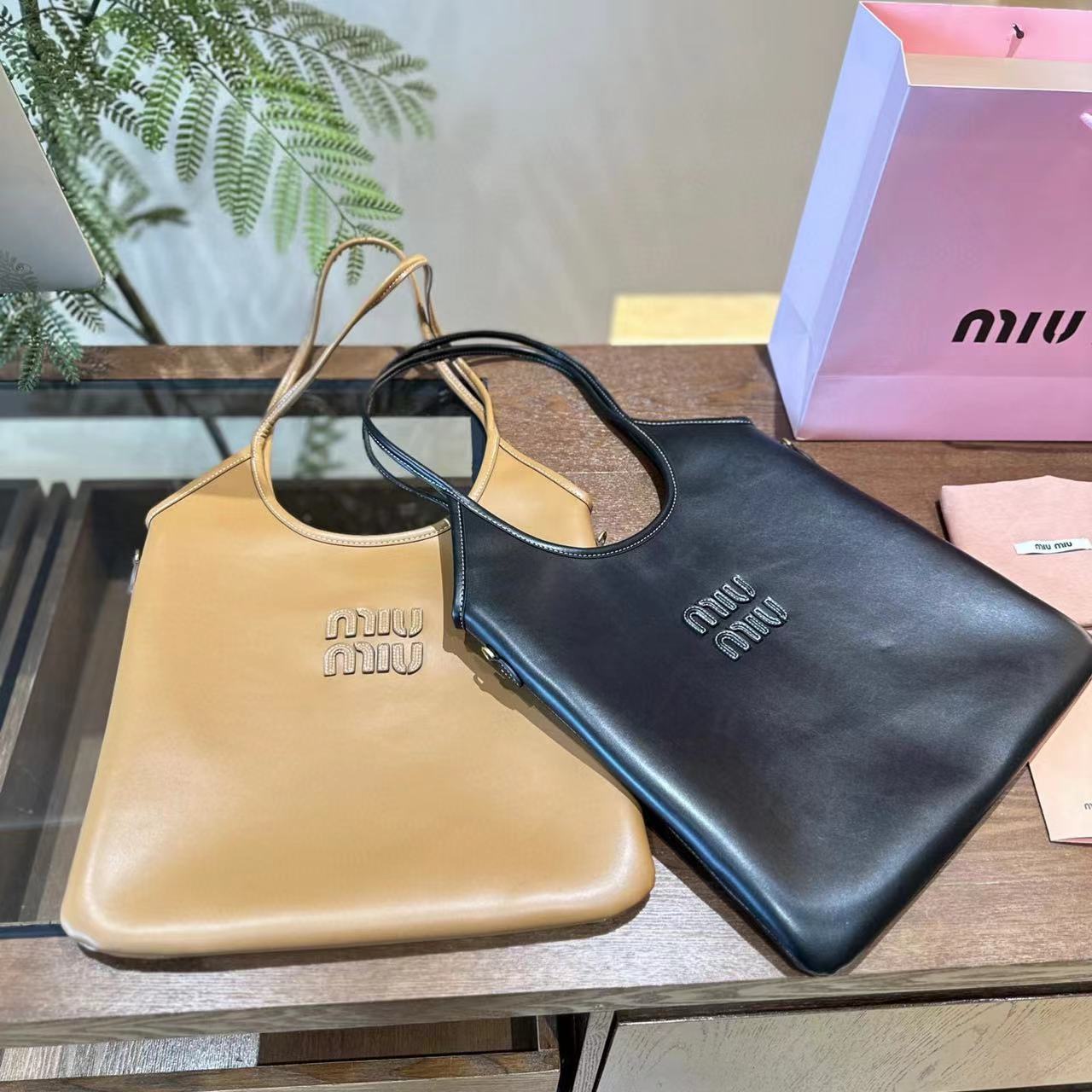 M1UM1U シンプルシープスキンショッピングバッグ【50％割引+送料無料】