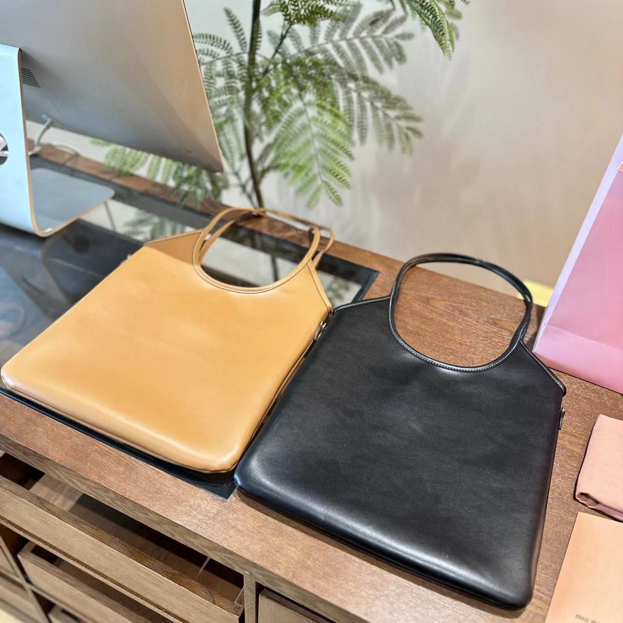 M1UM1U シンプルシープスキンショッピングバッグ【50％割引+送料無料】