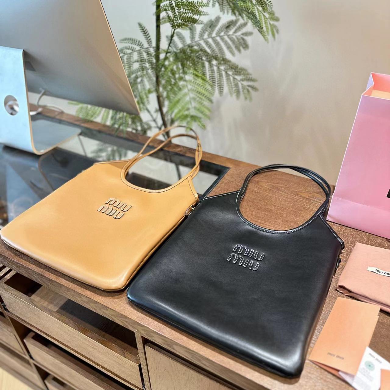 M1UM1U シンプルシープスキンショッピングバッグ【50％割引+送料無料】