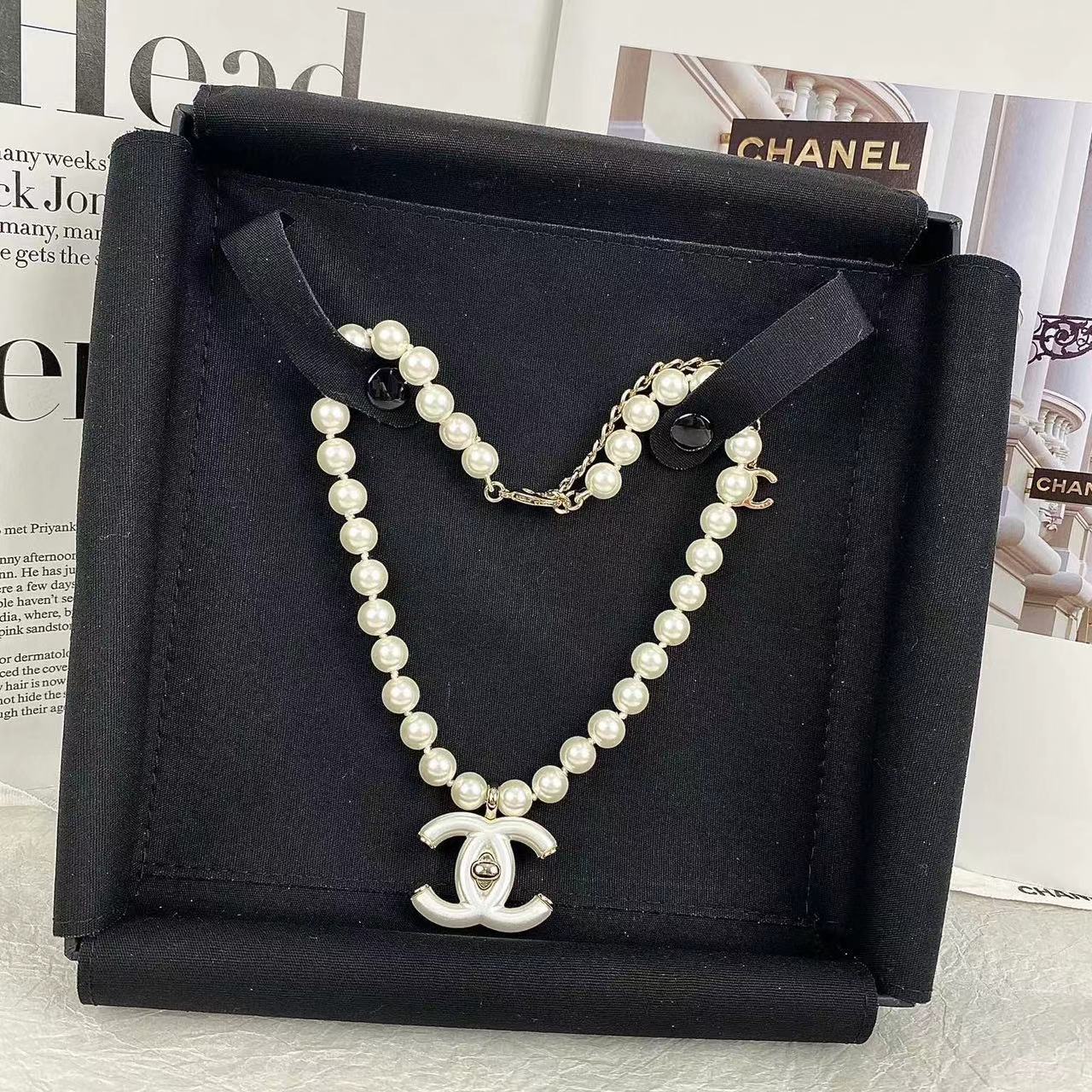CHANE1 ホワイト ダブル C パール ネックレス【50％割引+送料無料】