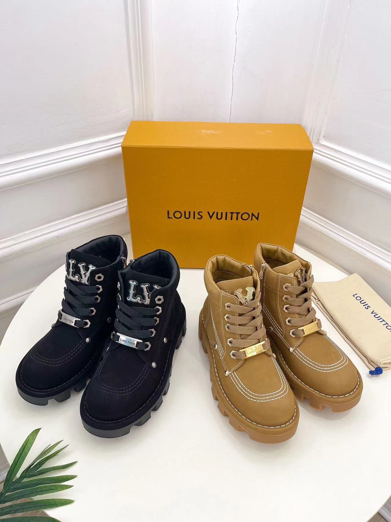 LV ハイクオリティ レースアップ ロゴ ブーツ【50％割引+送料無料】