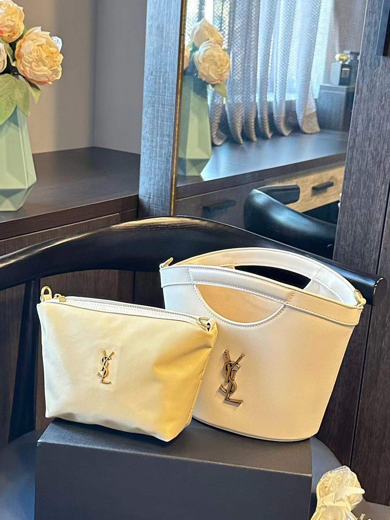 YSL leather2-in-1 バケットバッグ【50％割引+送料無料】