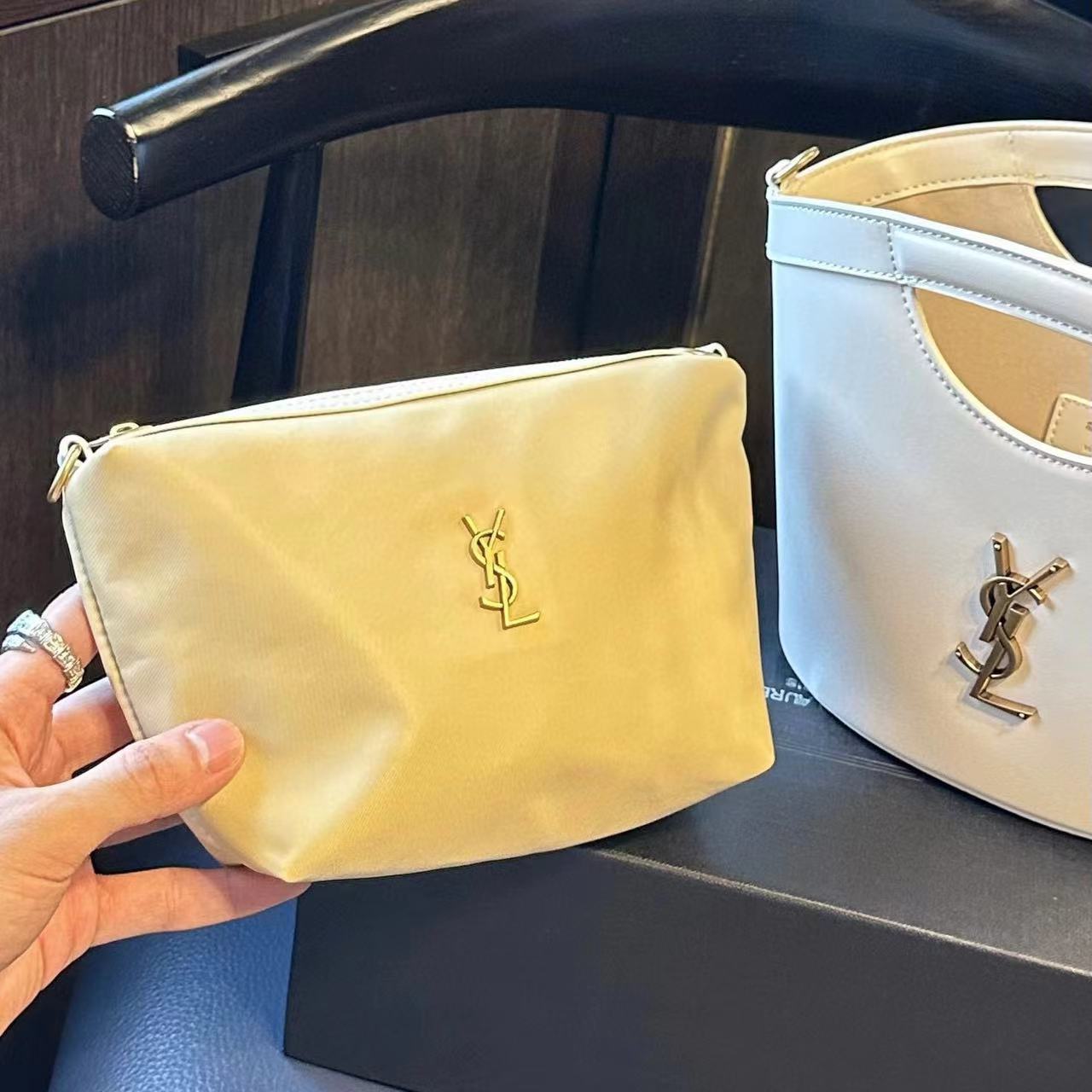 YSL leather2-in-1 バケットバッグ【50％割引+送料無料】