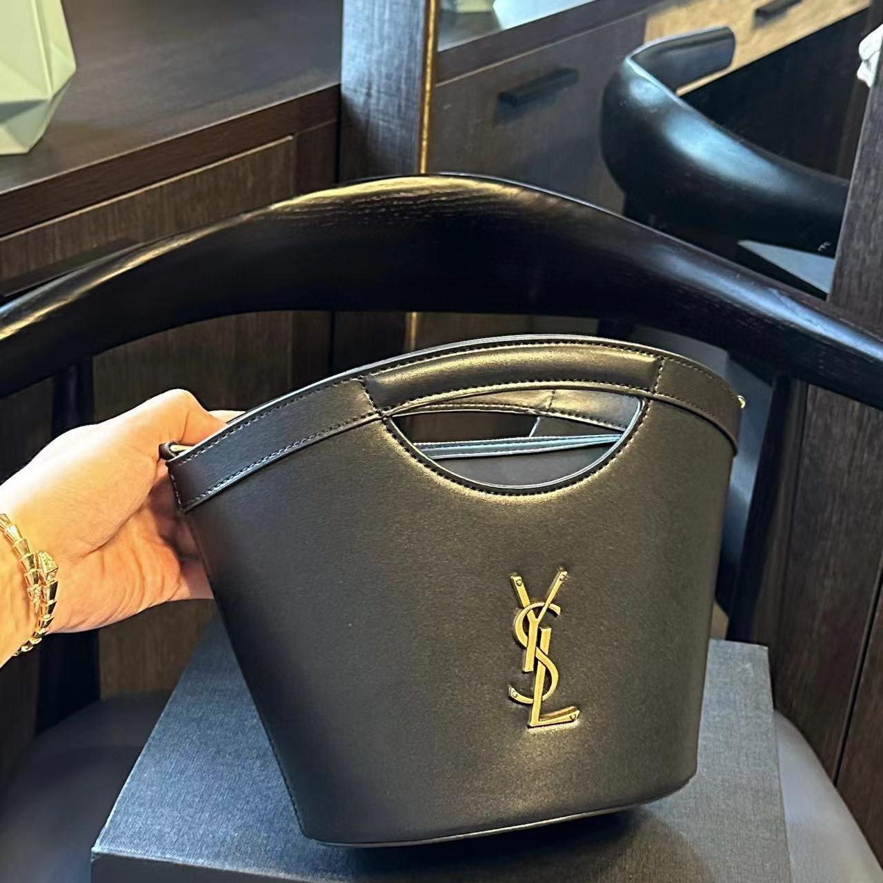YSL leather2-in-1 バケットバッグ【50％割引+送料無料】