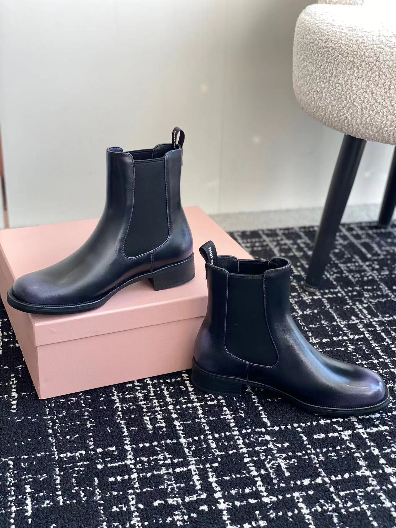 M1UM1U 高品質シンプルショートブーツ【50％割引+送料無料】