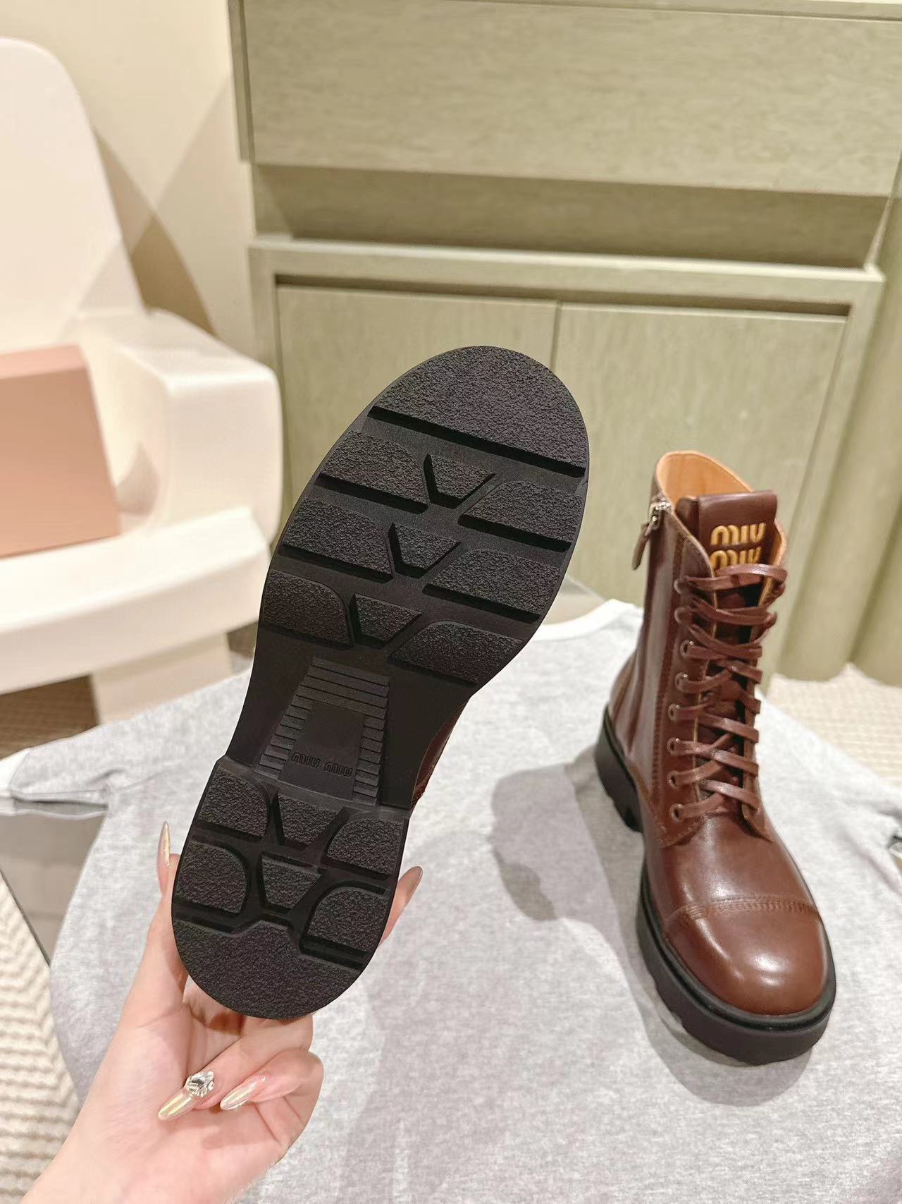 M1UM1U 高品質レースアップブーツ【50％割引+送料無料】