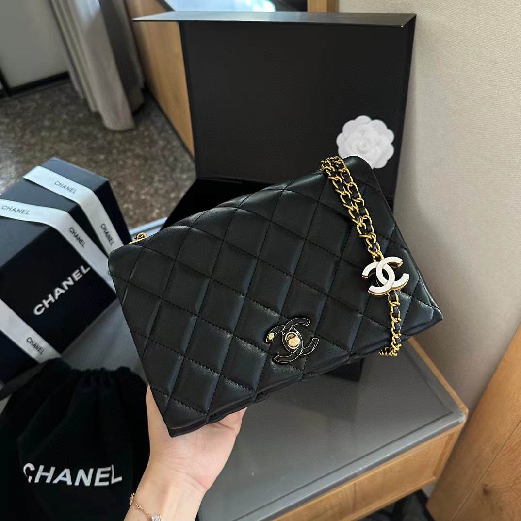CHANE1 エナメル ダブル C ロゴ チェーン ショルダー クロスボディバッグ【50％割引+送料無料】