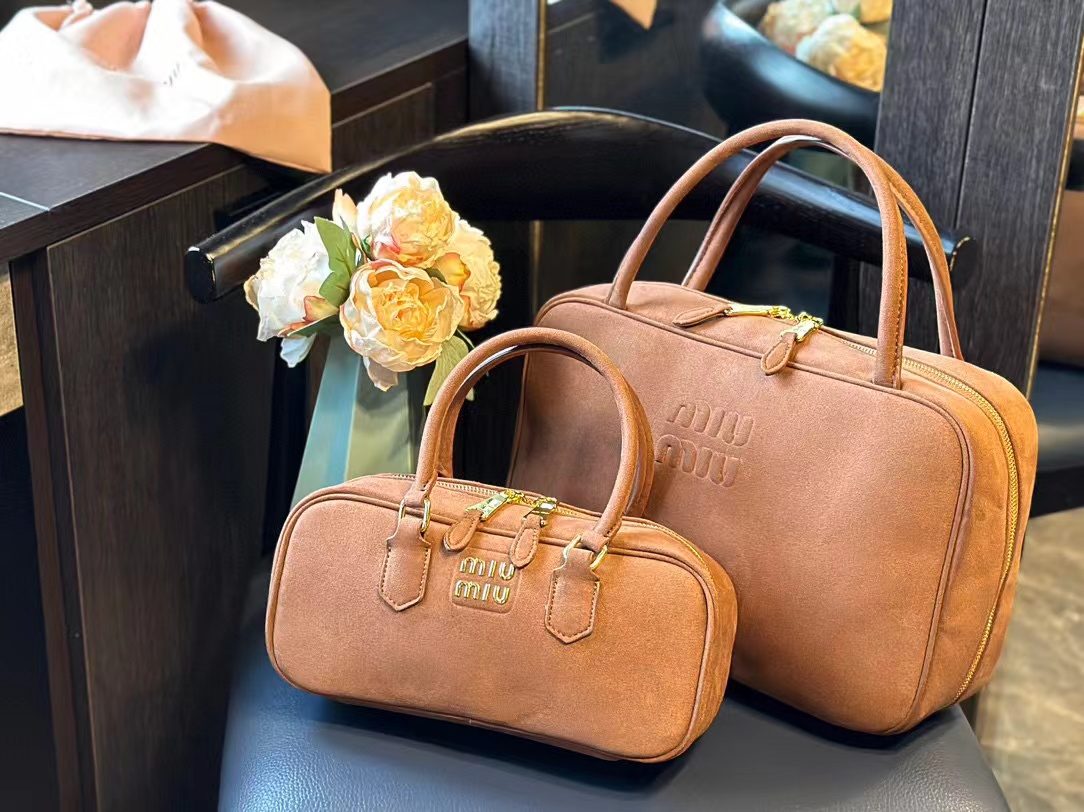 M1UM1U カウボーイ ボウリング トートバッグ【50％割引+送料無料】