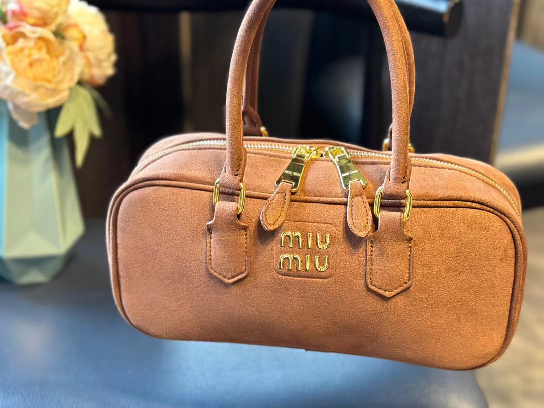 M1UM1U カウボーイ ボウリング トートバッグ【50％割引+送料無料】