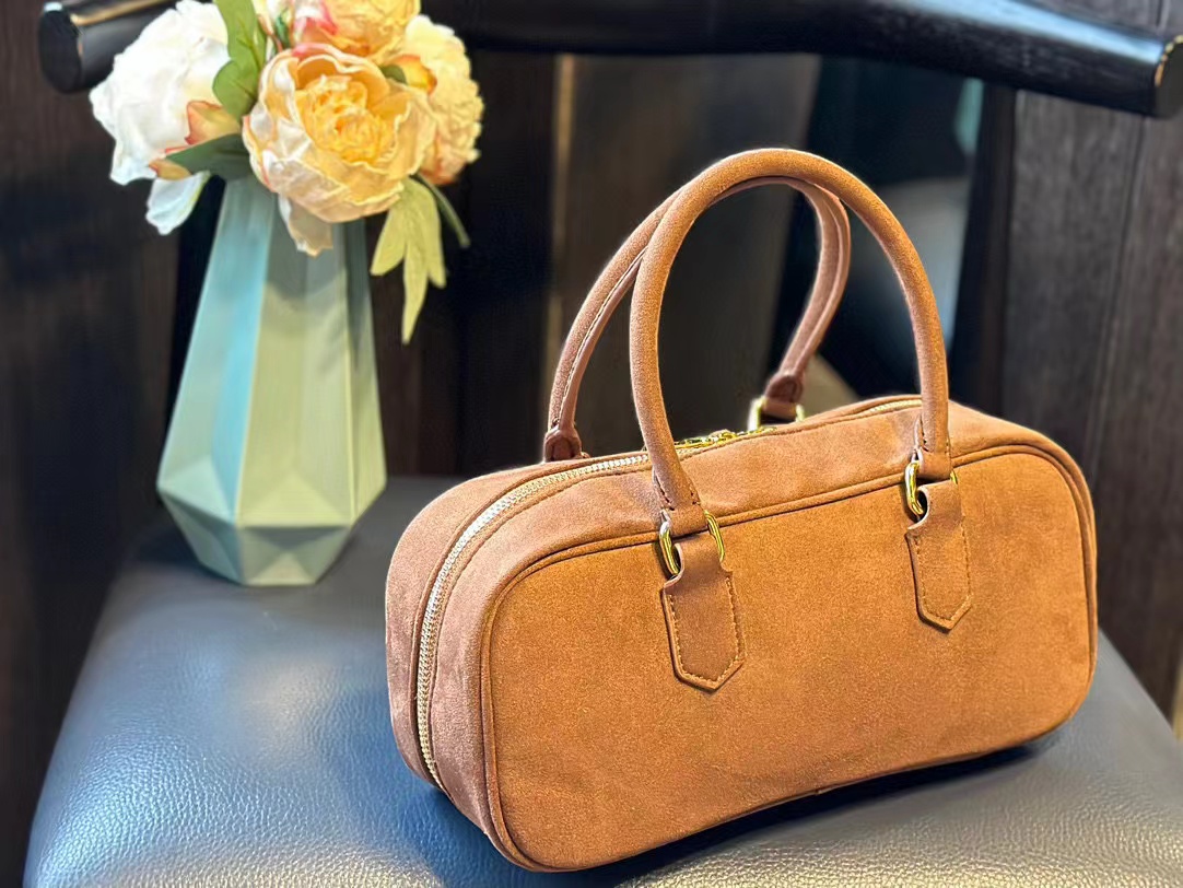 M1UM1U カウボーイ ボウリング トートバッグ【50％割引+送料無料】