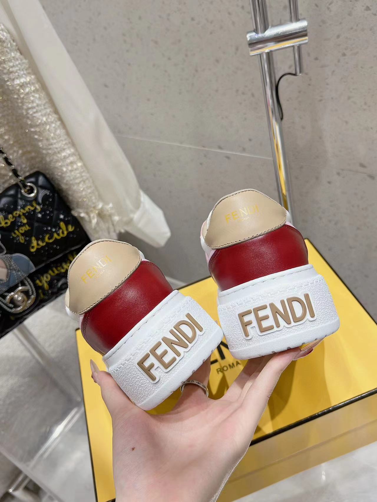 FEND1高品質厚底カジュアルスニーカー【50%割引+送料無料】