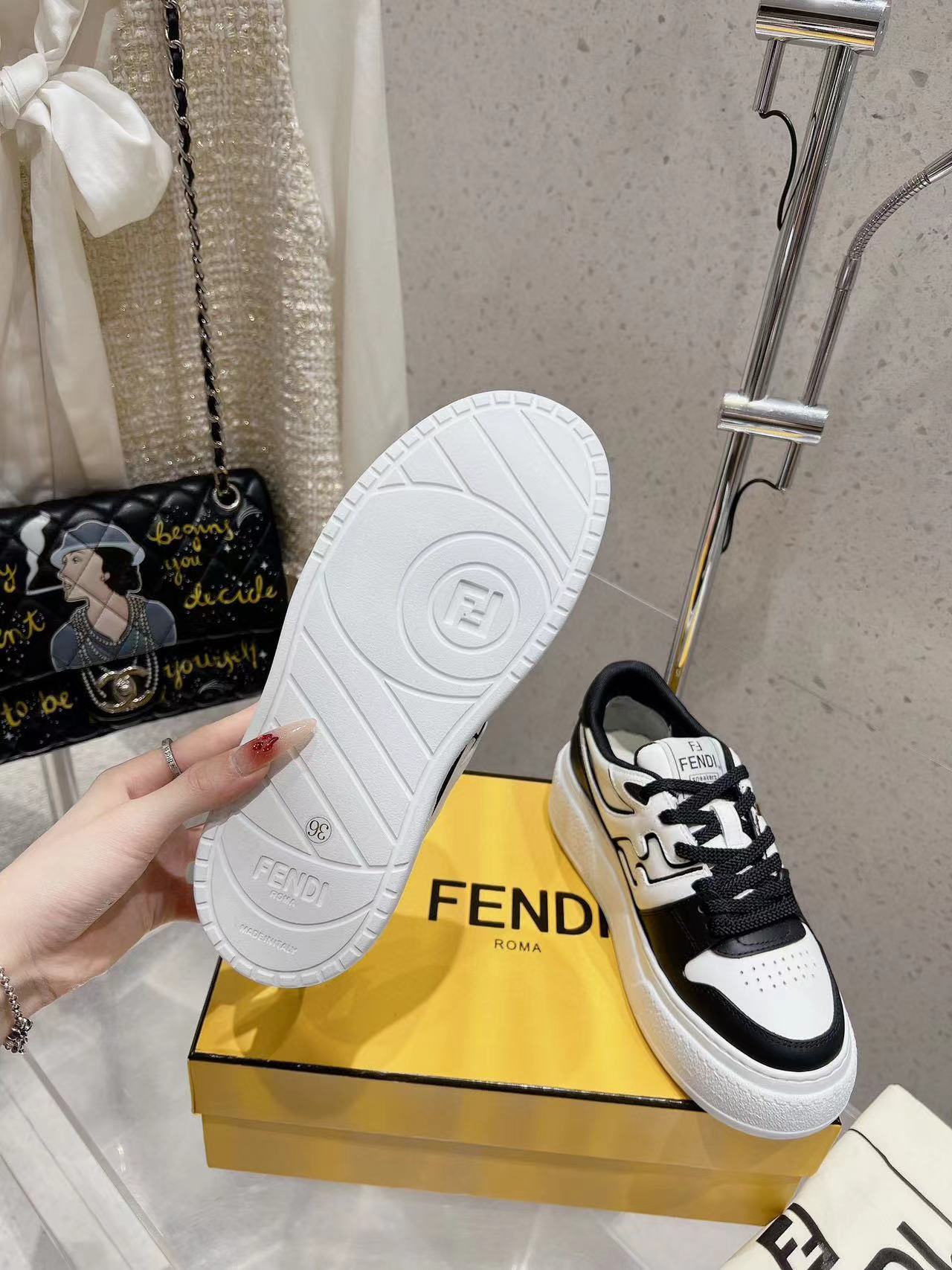 FEND1高品質厚底カジュアルスニーカー【50%割引+送料無料】