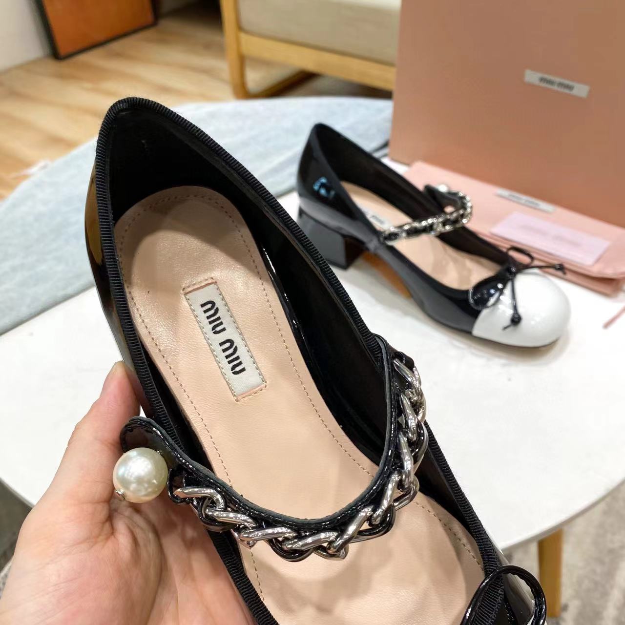 M1UM1U高品質メリージェーンシューズ【50％割引+送料無料】