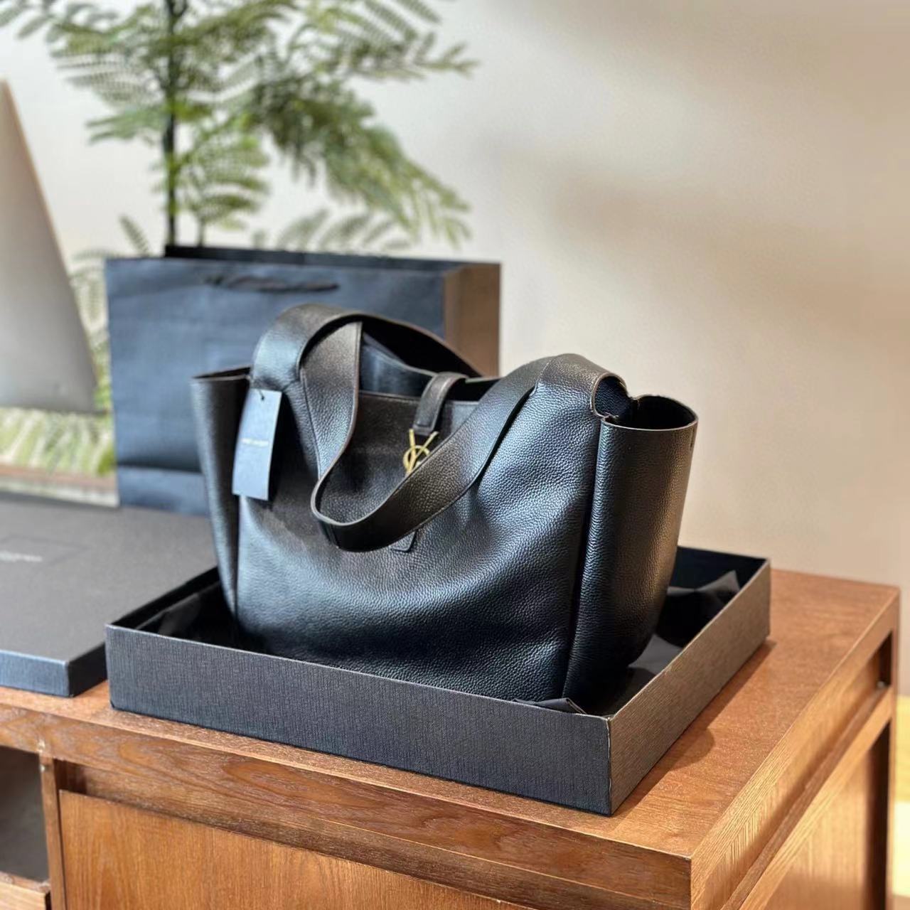 YSL シンプル牛革ショッピングバッグ【50％割引+送料無料】