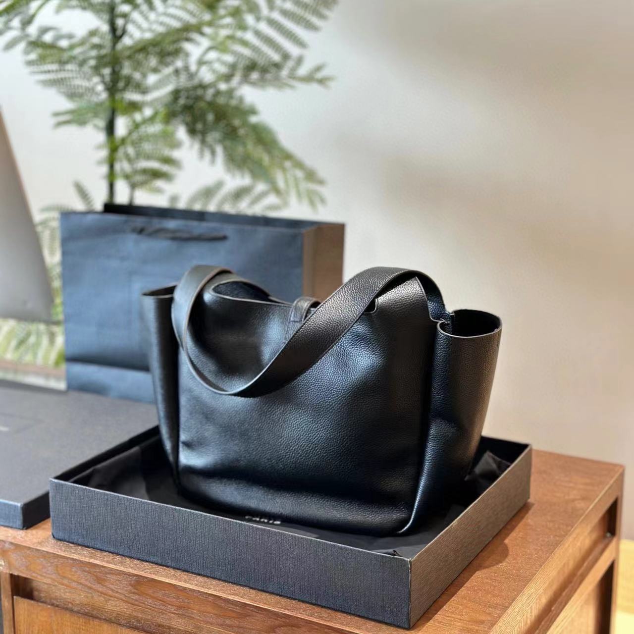 YSL シンプル牛革ショッピングバッグ【50％割引+送料無料】