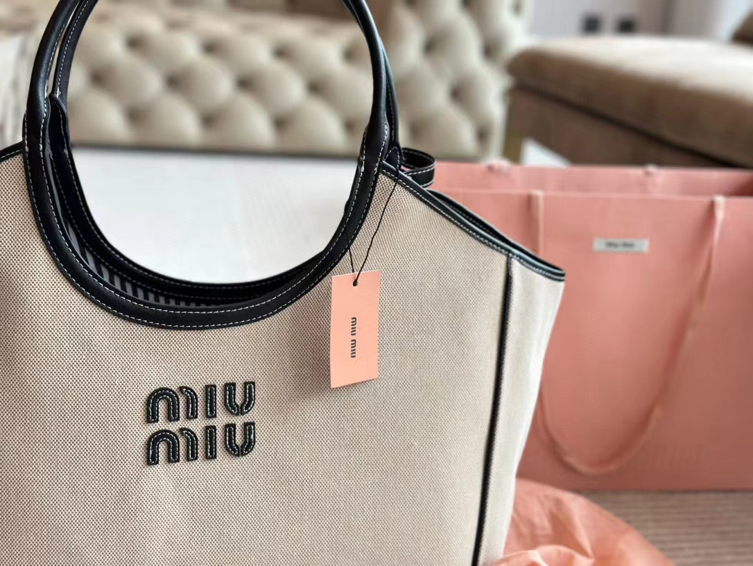 M1UM1U シンプルハンドバッグ 34×25cm【50％割引+送料無料】