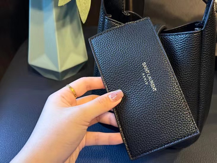 YSL 脇下バケットバッグ【50％割引+送料無料】
