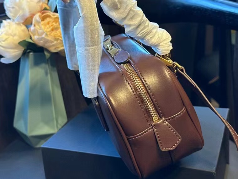 M1UM1U ブラウン ボウリング ハンドバッグ【50％割引+送料無料】