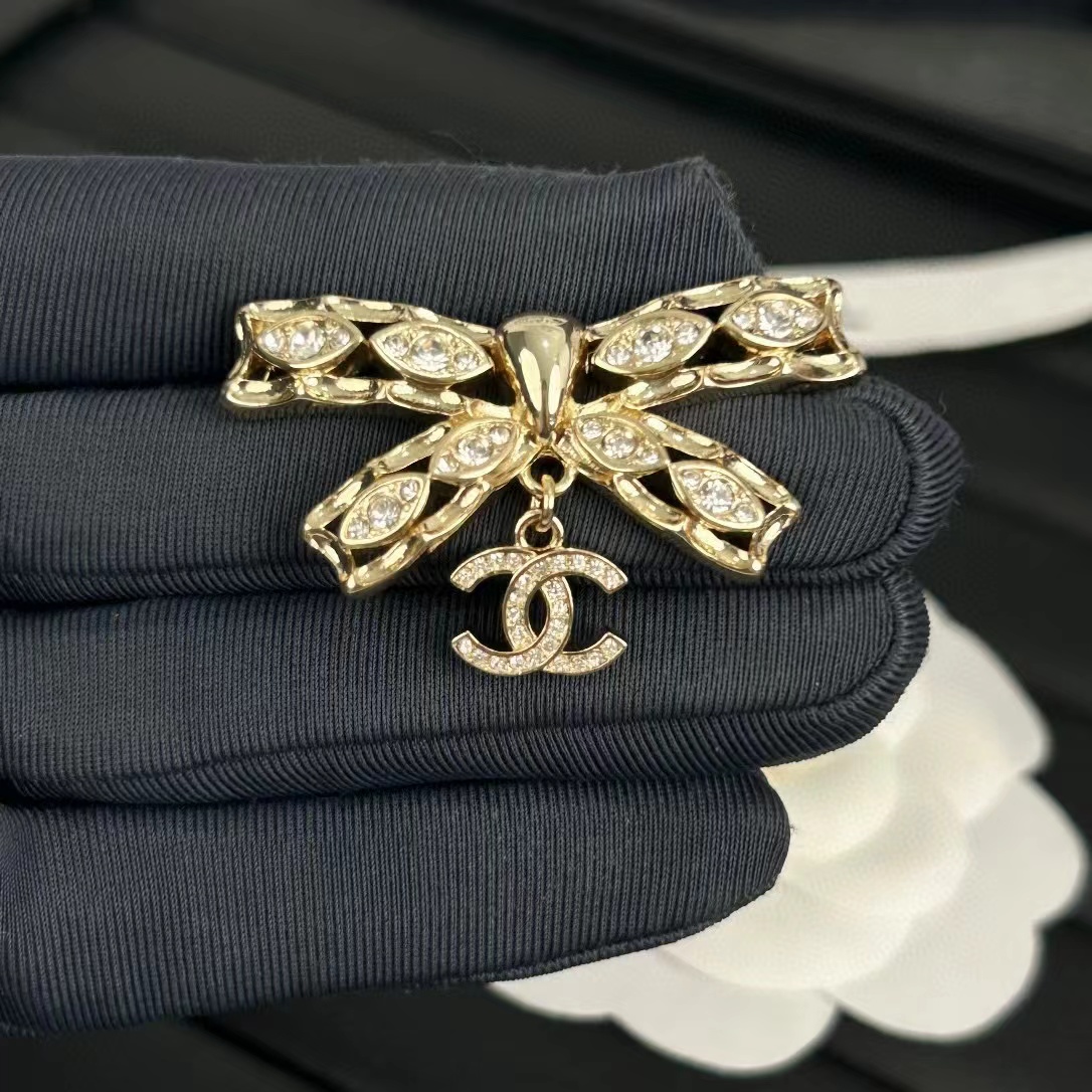 CHANE1 ボウダブルC ダイヤモンドブローチ【50％割引+送料無料】
