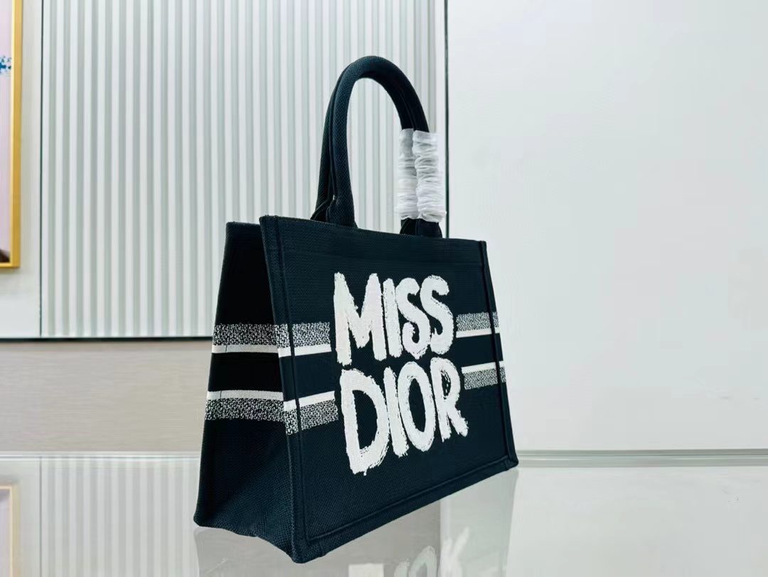 DI0R Book toteハンドバッグ【50%割引+送料無料】