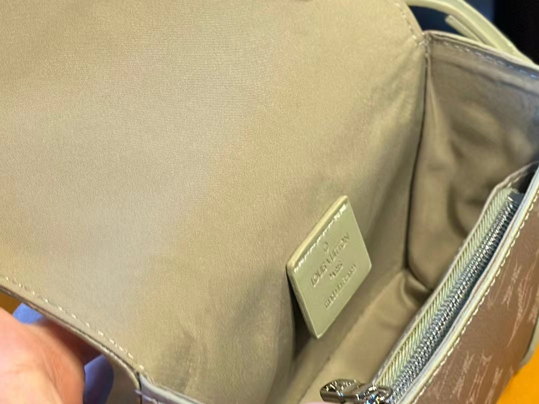 LV Steamer ユニセックスクロスボディバッグ【50％割引+送料無料】