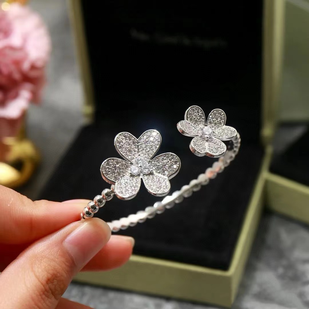 Van c1eef &Arpels 五花ダイヤモンドブレスレット【50％割引+送料無料】
