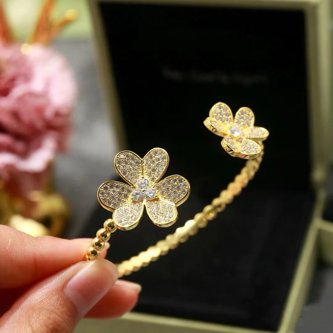 Van c1eef &Arpels 五花ダイヤモンドブレスレット【50％割引+送料無料】