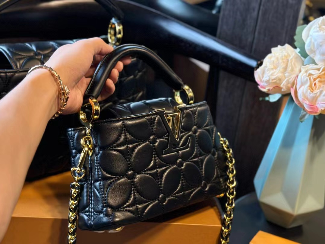 LV capucines 刺繍入りハンドバッグ【50％割引+送料無料】