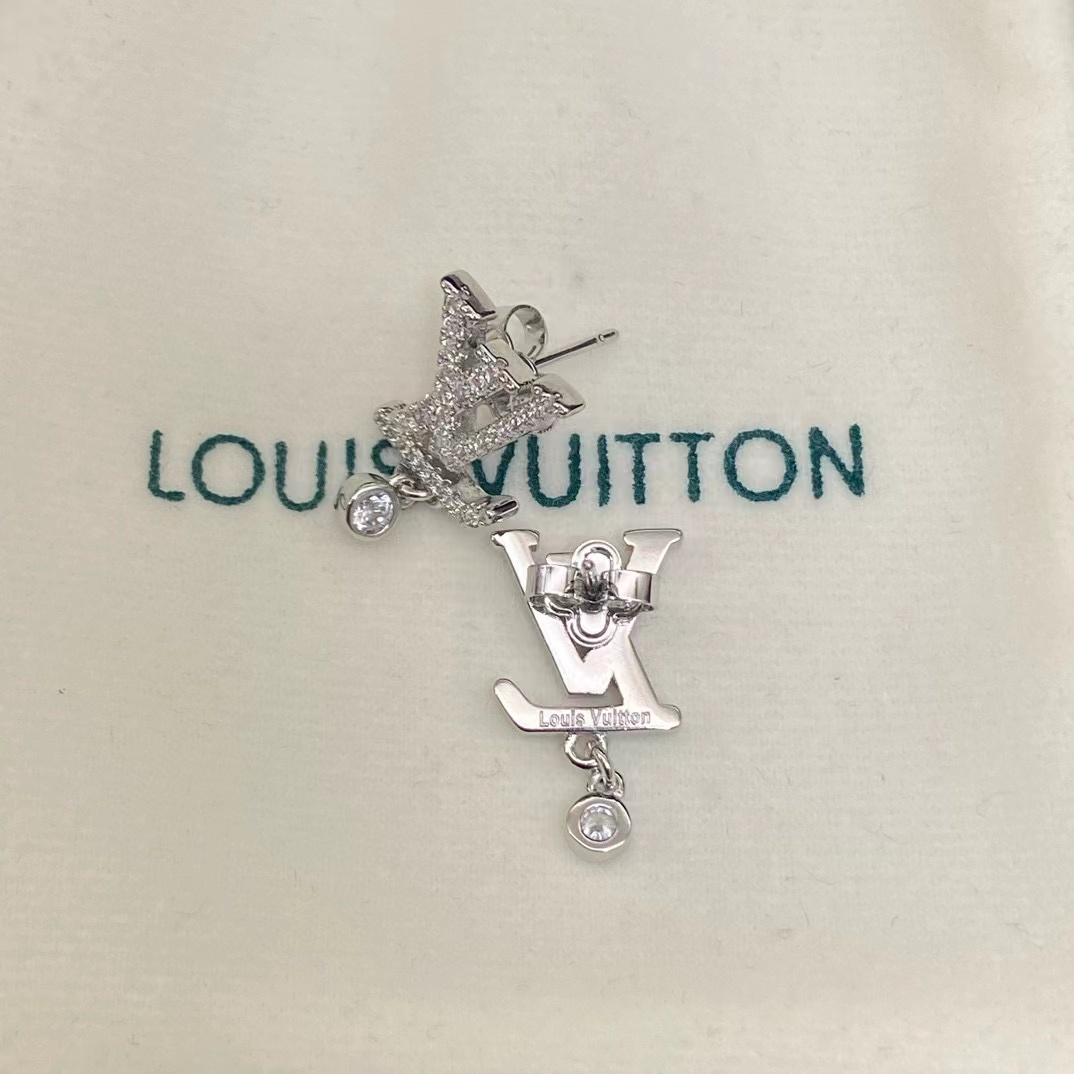 LV ダイヤモンド スタッド ピアス【50%割引+送料無料】