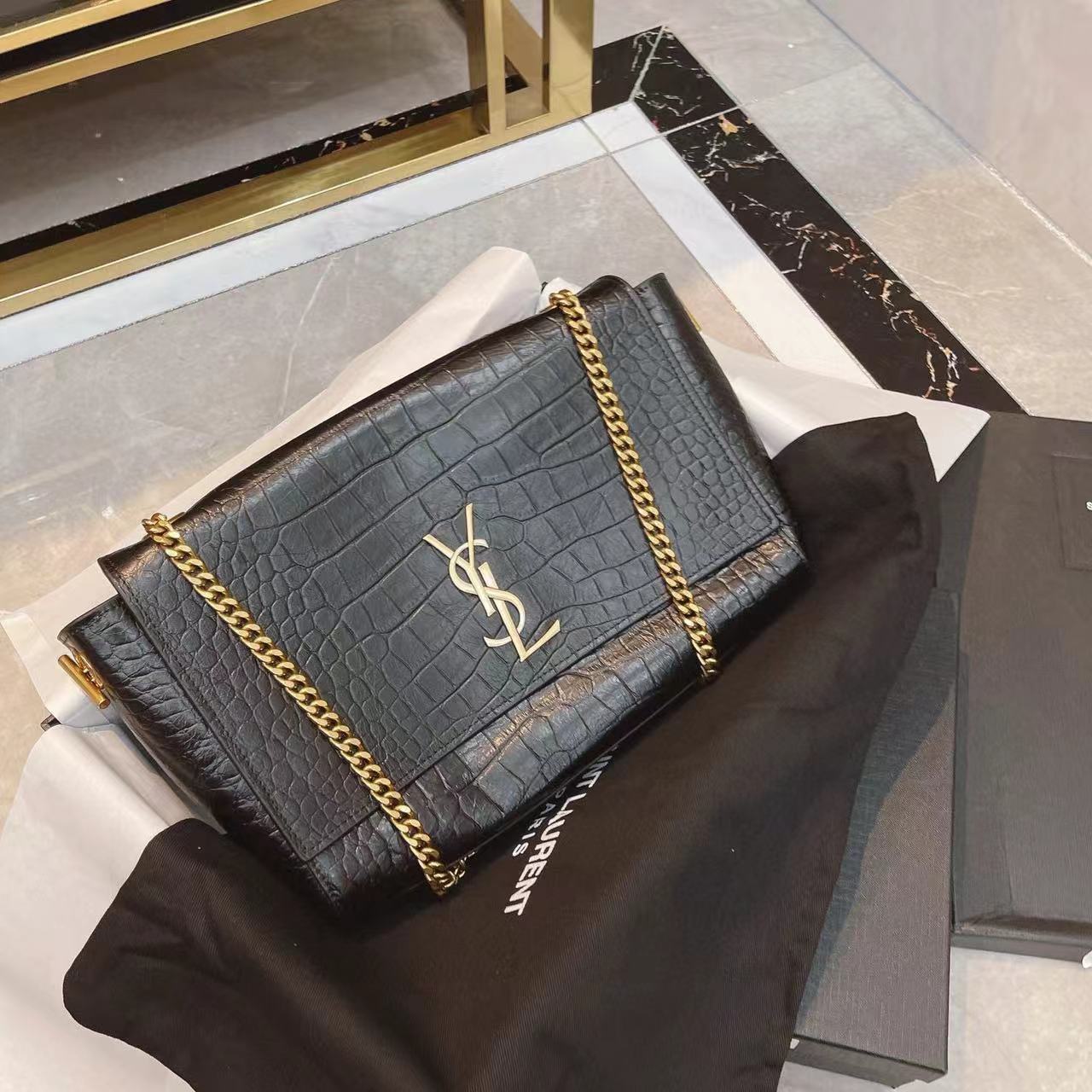 YSL チェーン脇下バッグ【50％割引+送料無料】